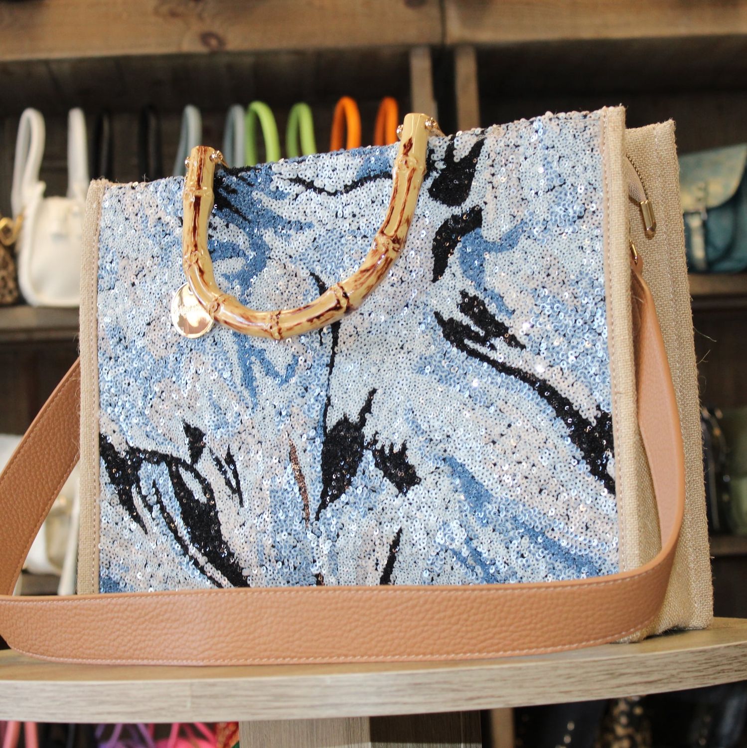 - Sac à main en broderie -
