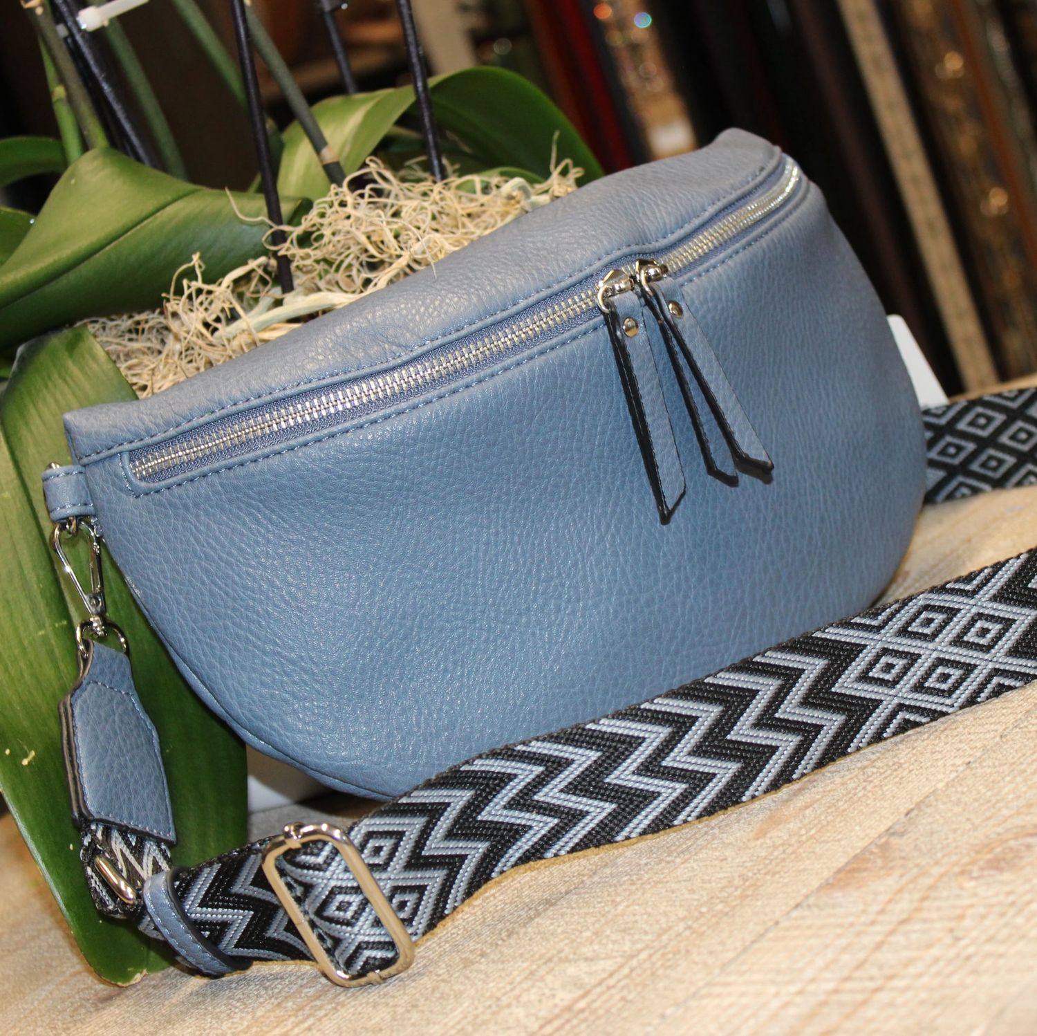 Sac banane en similicuir bleu jeans
