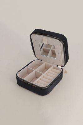 Petite boite à bijoux en velours noir