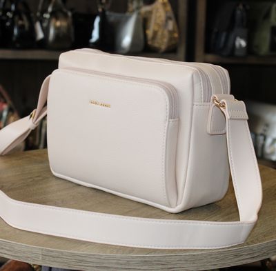 Sac bandoulière multipoche en similicuir rose pâle
