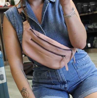 Sac banane SEVERO rose pâle