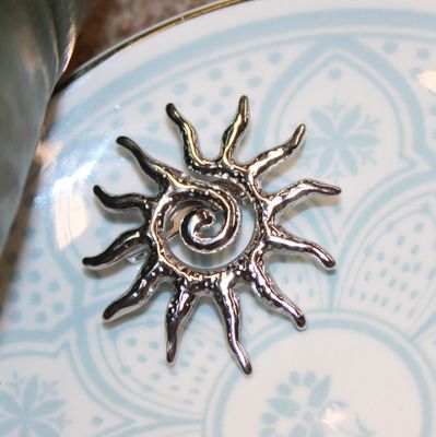 BROCHE SOLEIL EN ACIER INOXYDABLE