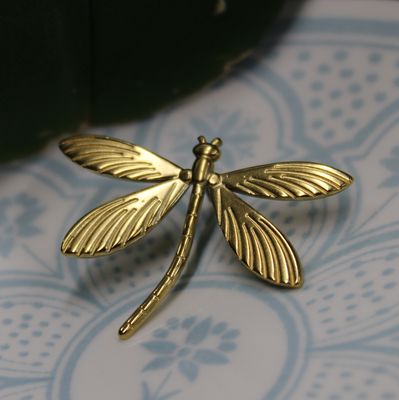 PIN&#39;S LIBELLULE EN ACIER INOXYDABLE DORE