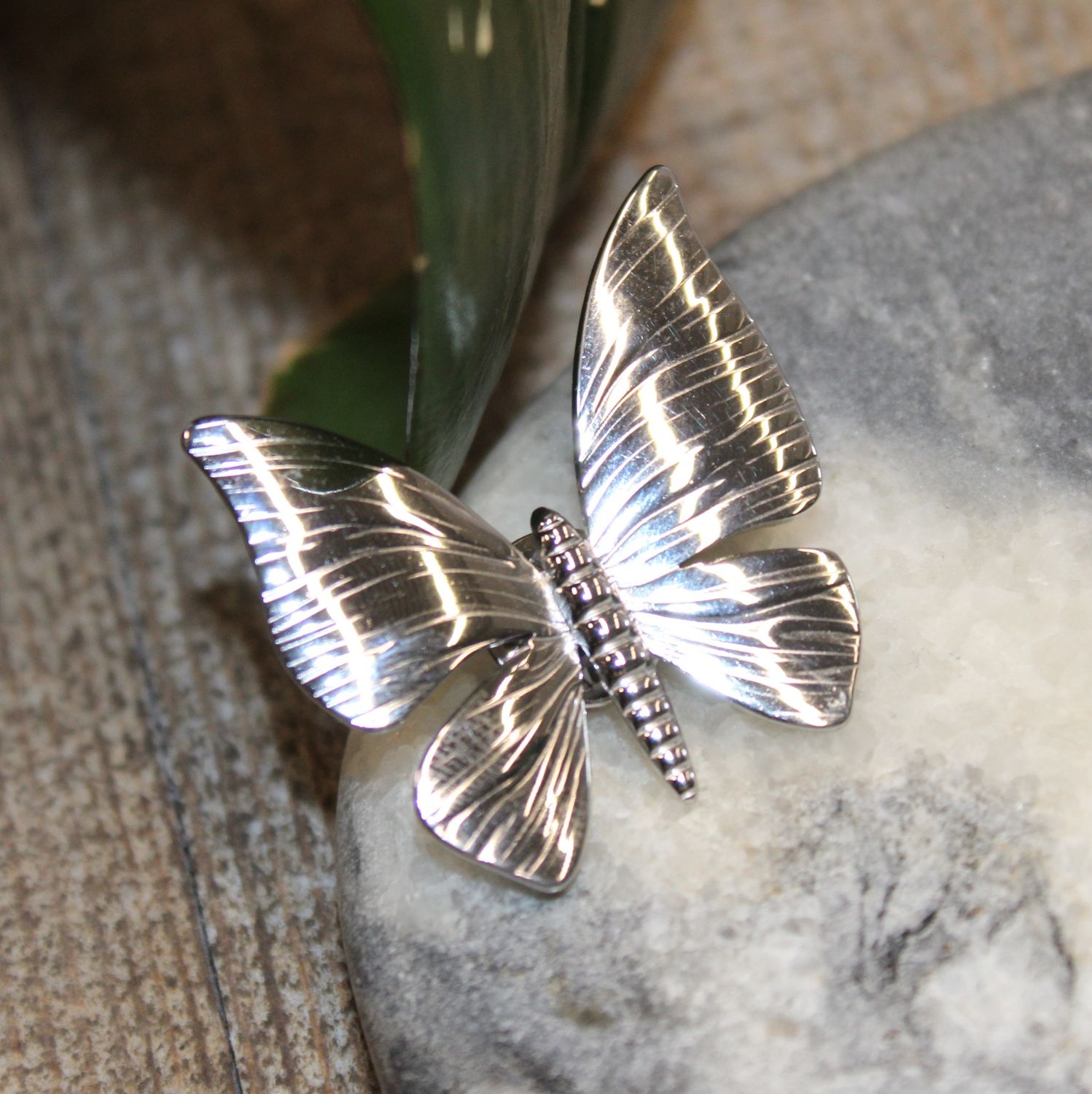 PIN&#39;S PAPILLON EN ACIER INOXYDABLE