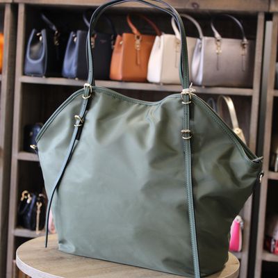 Grand cabas en nylon kaki