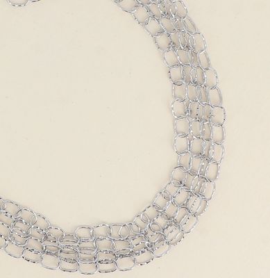 Collier ras de cou en acier doré à 4 rangs