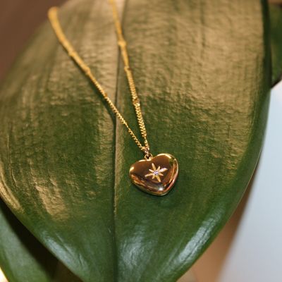 Chaine fine avec pendentif cœur en acier doré