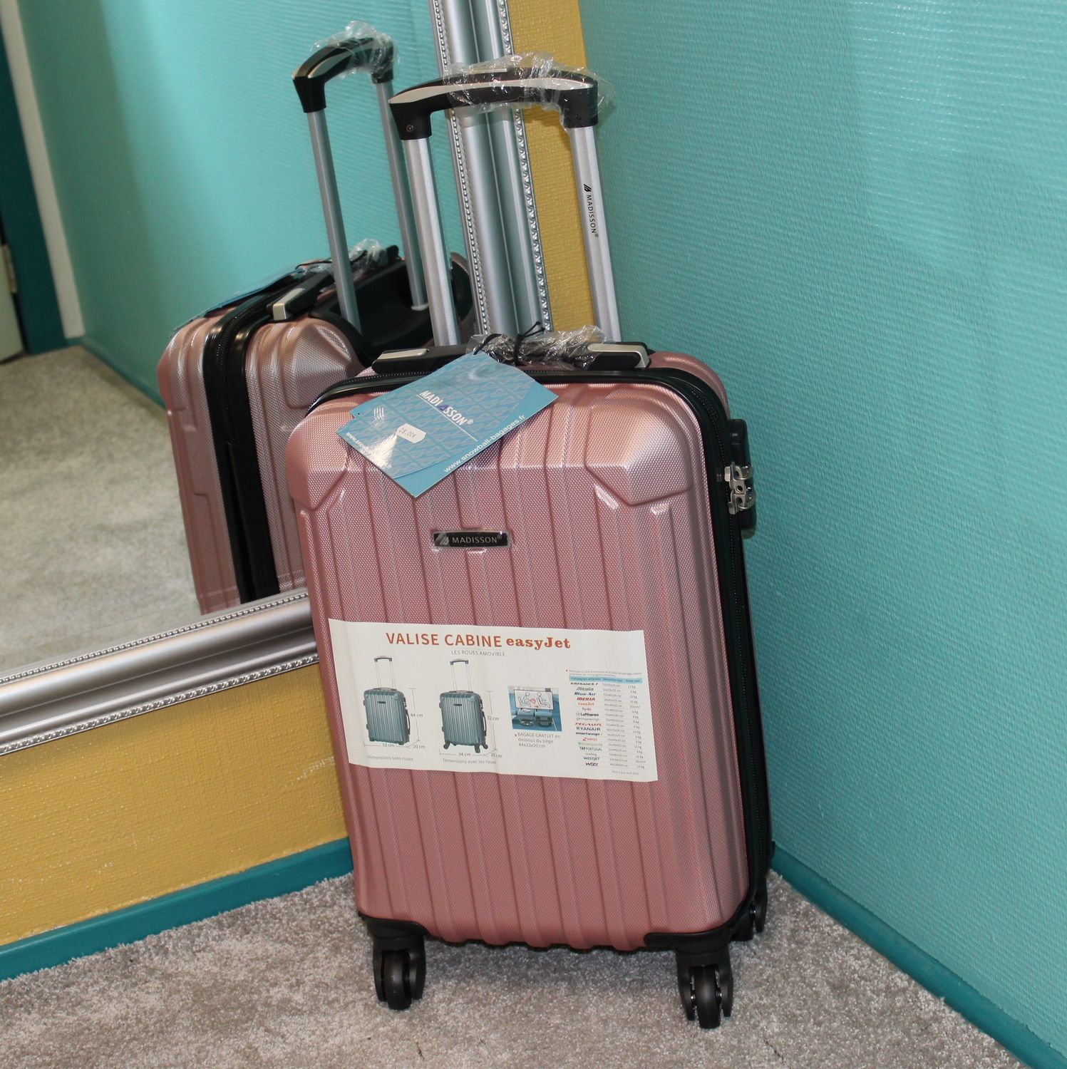 Petite valise en ABS rose métallisé