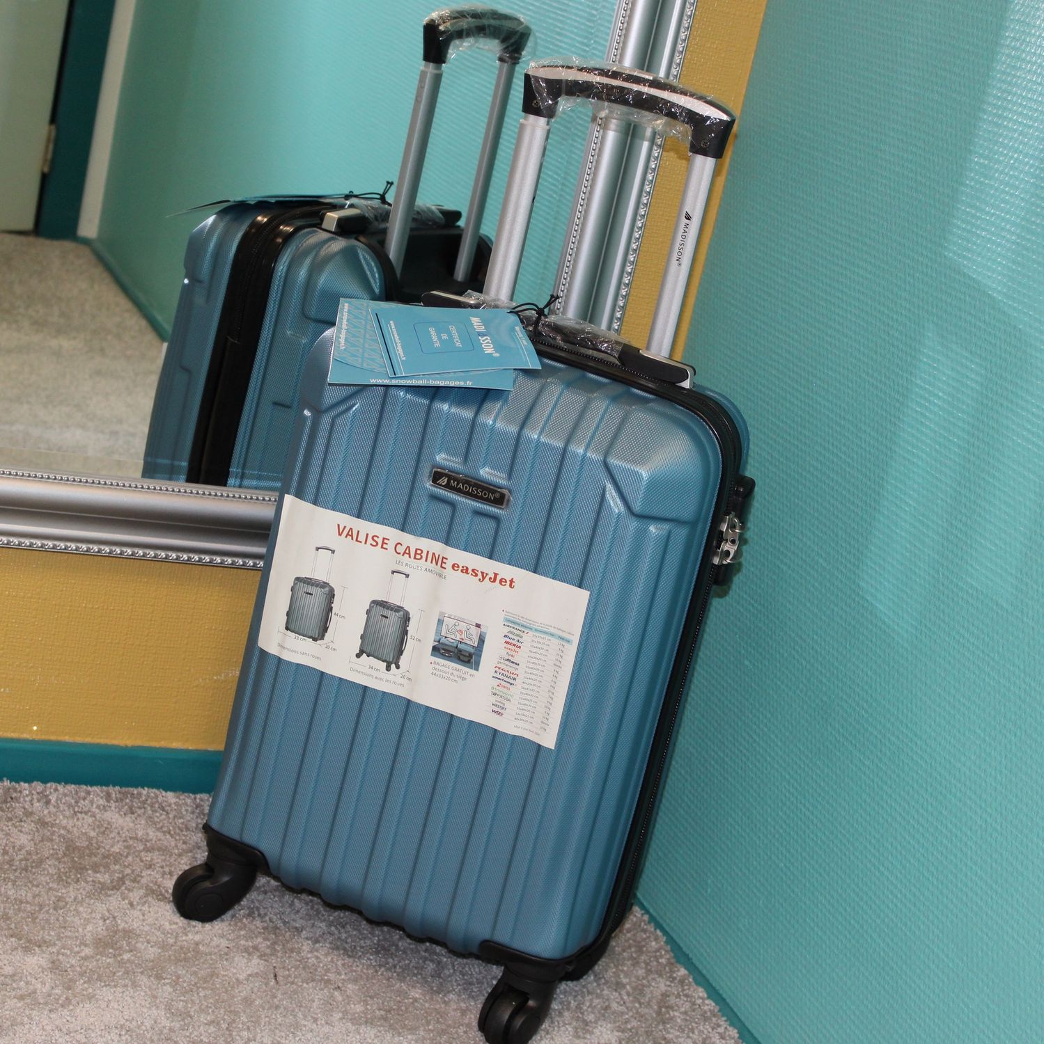 Petite valise en ABS bleu métallisé