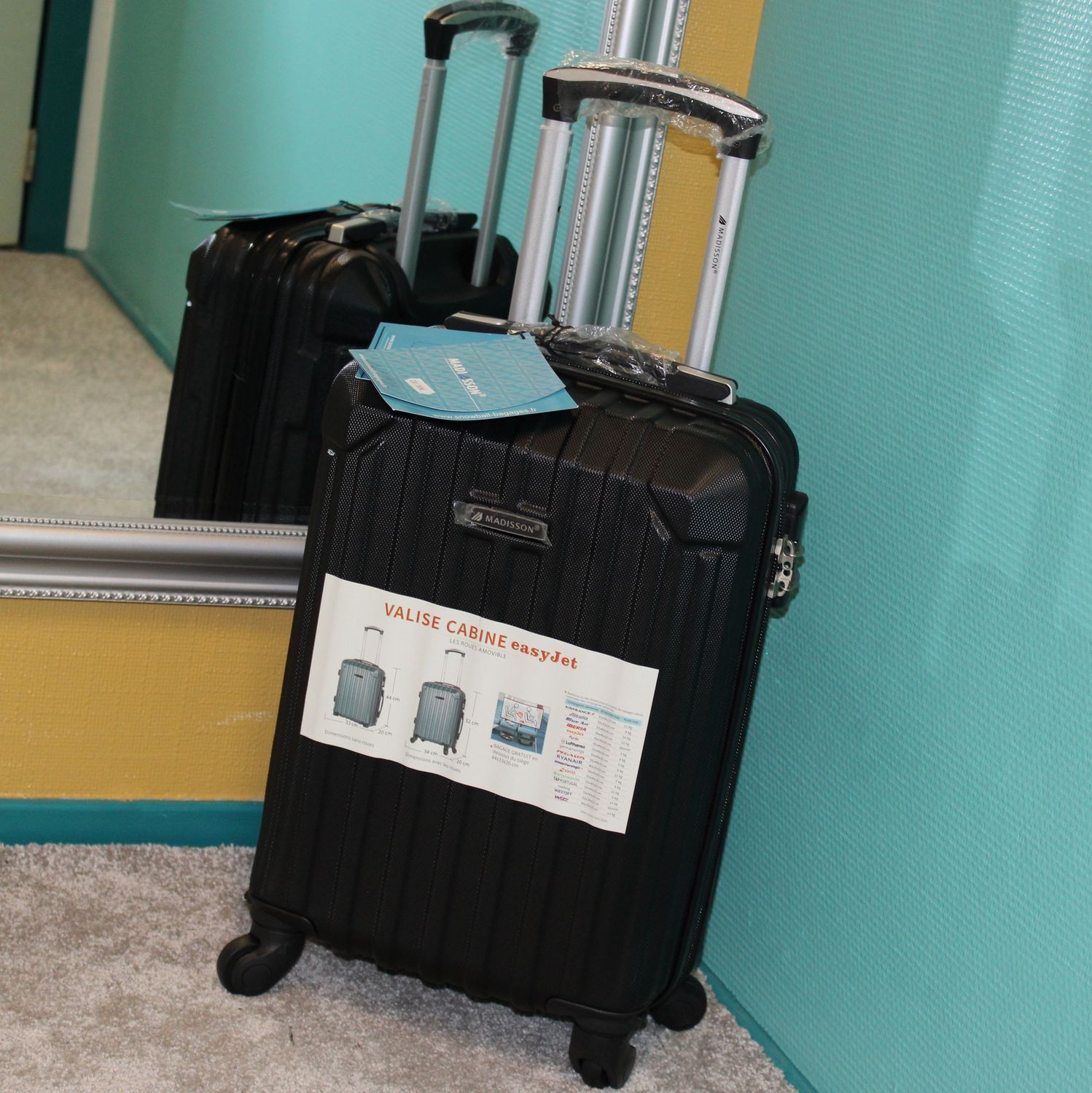 Petite valise en ABS noir