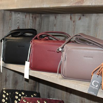 Sac bandoulière en cuir synthétique