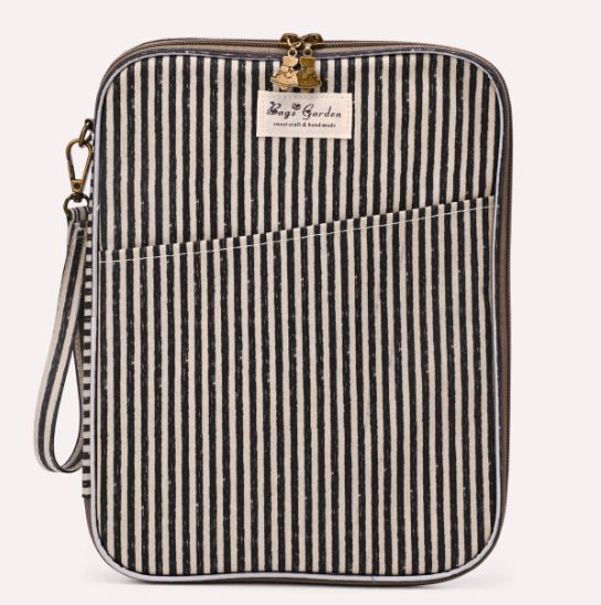 Pochette tablette matelassé textile ligné noir