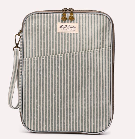 Pochette tablette matelassé textile ligné vert