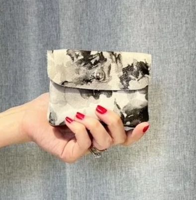 Porte monnaie en cuir à motifs floraux - Noir