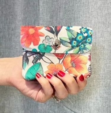 Porte monnaie en cuir à motifs floraux - Vert