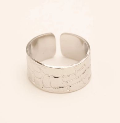Bague réglable avec effet croco en acier inoxydable