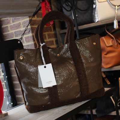 Grand sac épaule en textile brillant et moumoute - Marron Foncé