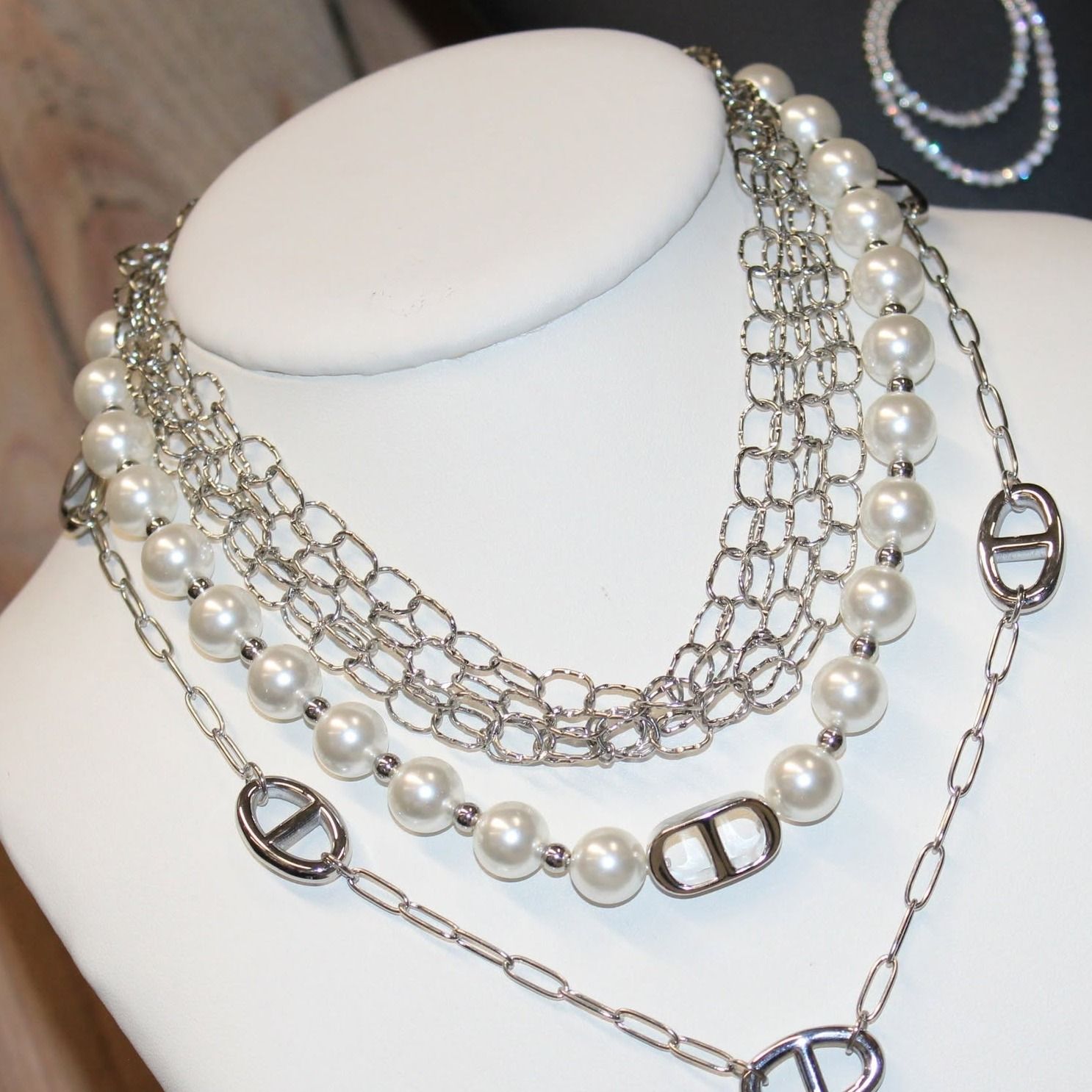 Collier de perle en acier