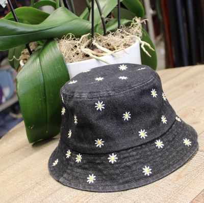 Bob en jeans noir brodé marguerites