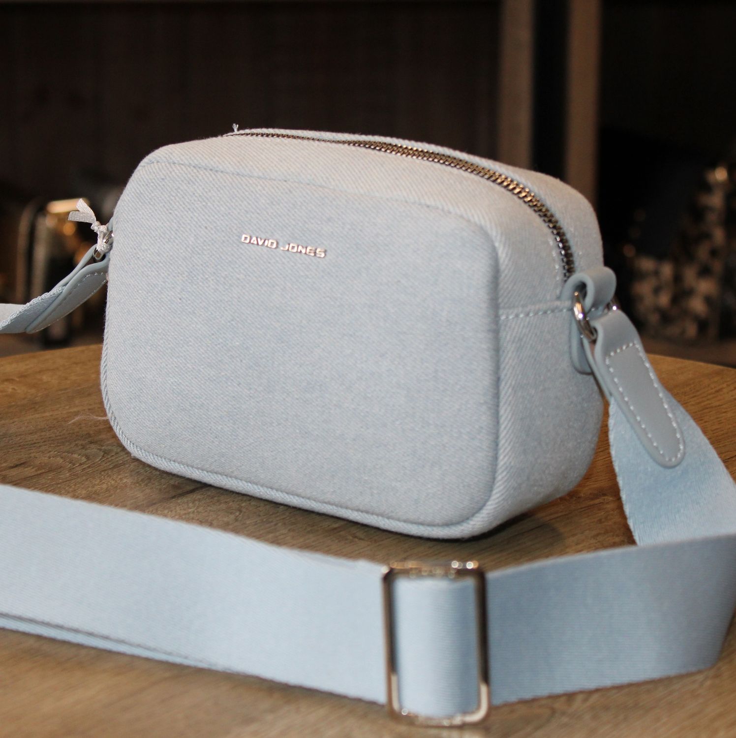 Sac bandoulière en jeans bleu clair