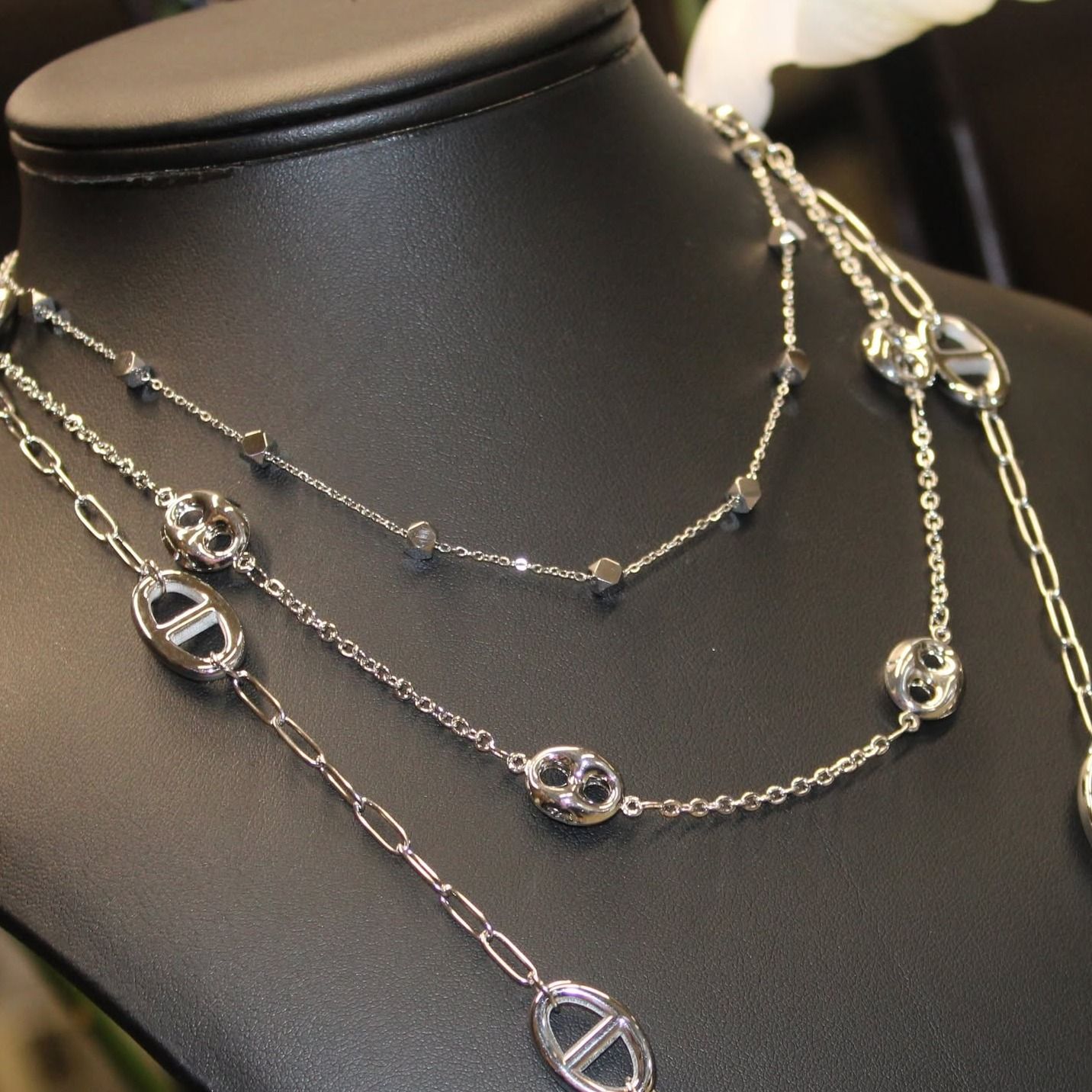Collier graine de café en acier inoxydable doré
