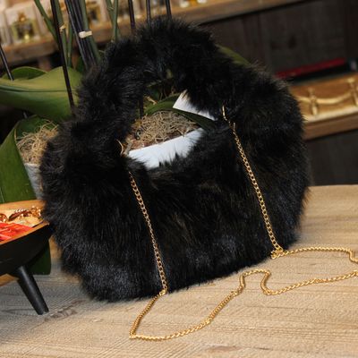 Sac épaule/bandoulière en fourrure synthétique noir