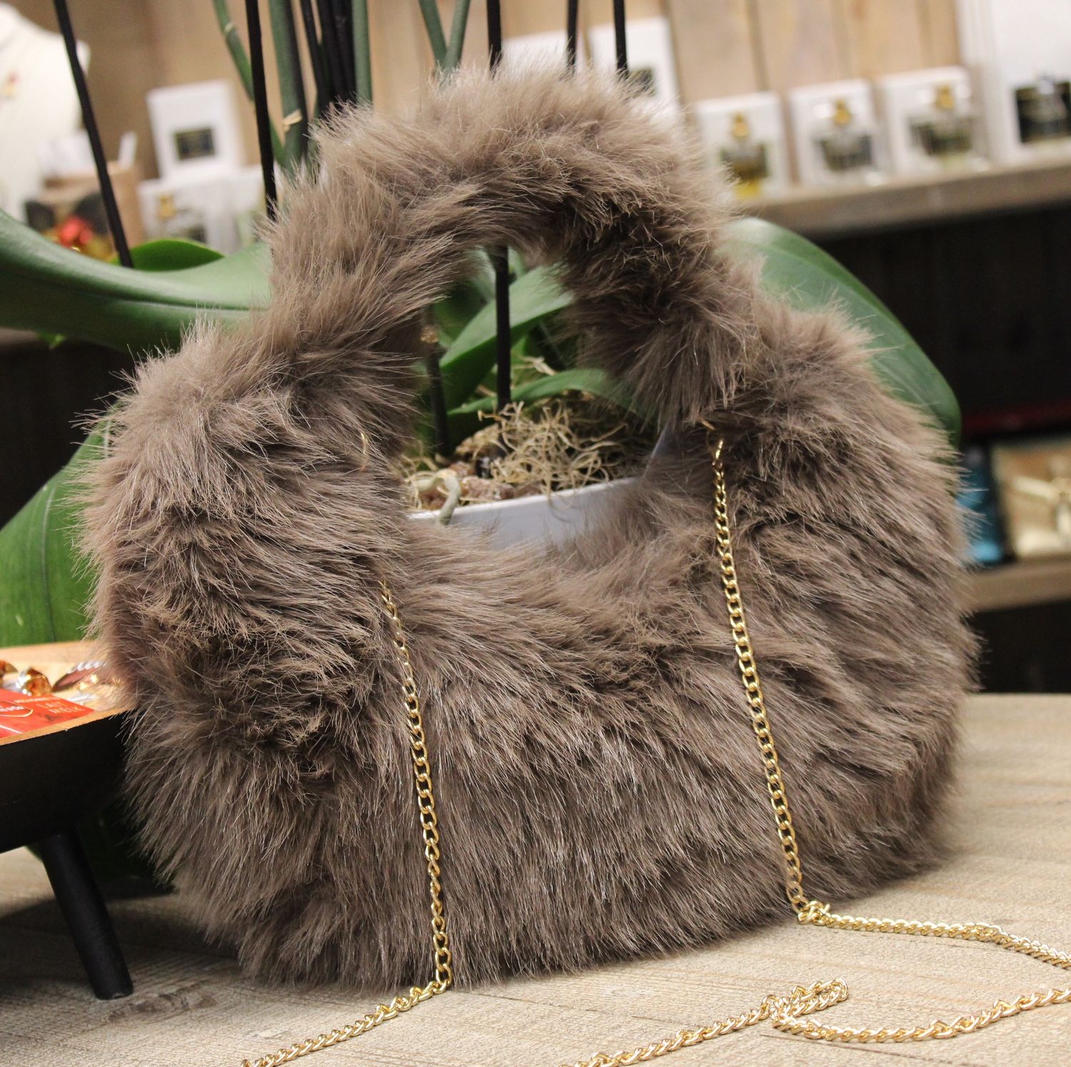 Sac épaule/bandoulière en fourrure synthétique taupe