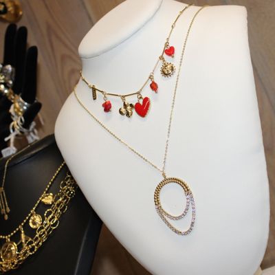 Sautoir en acier doré avec pendentif de 2 chaînes rivières pendantes