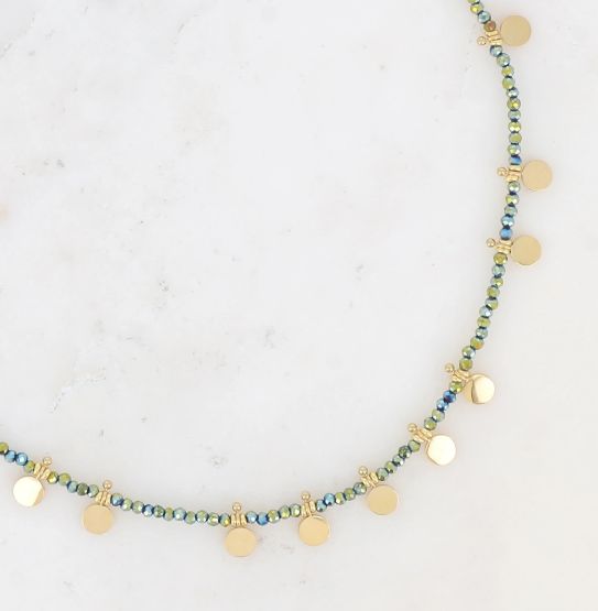 Ras de cou sur fil avec pampilles en acier doré et perles - Vert