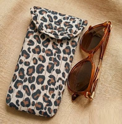 Protège lunettes en coton matelassé imprimé - Léopard