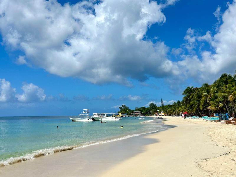 Easy Breezy Beach Transportation =>>> Quick, easy and inexpensive way to get to the beach. Let us transport you in our clean, air conditioned cars with our friendly drivers!