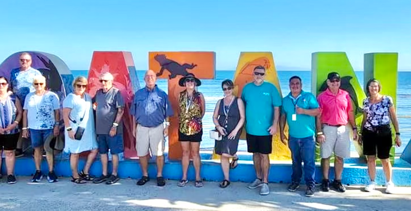 Island Adventure I =>>> Includes Chocolate Factory Tour, Shopping, Animal Encounter with Butterfly Sanctuary, Picture Stops at Roatan Sign & Highest Point