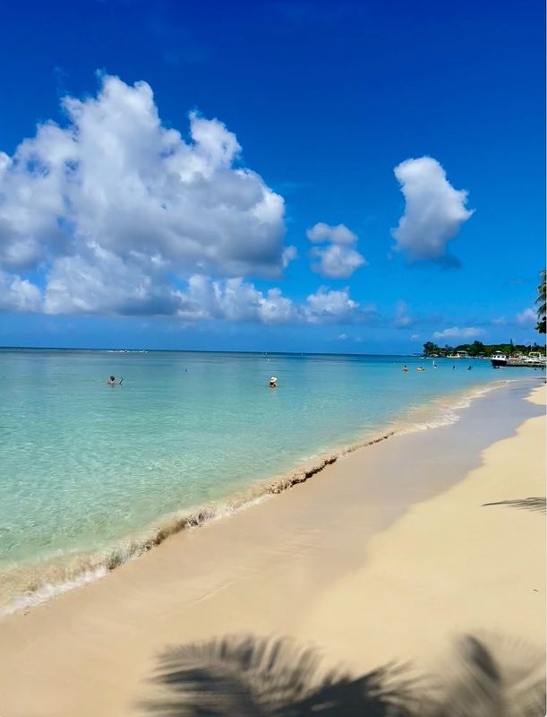 Blissful Beach Rejuvenation =>>> Includes Beach Access, Wifi, Pool, Lounge Chair,  Round Trip Transportation!