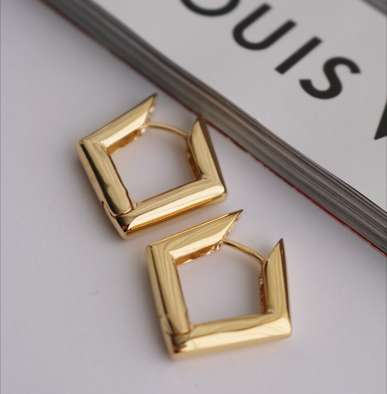 Maria Hoops