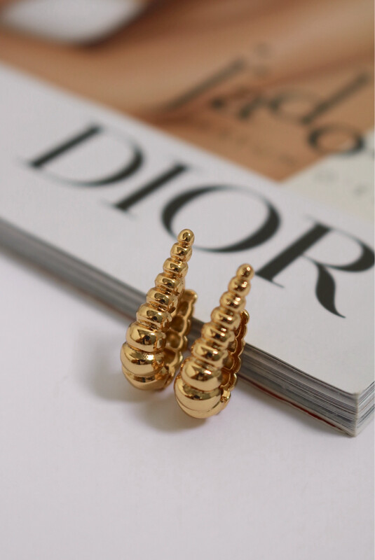 Gabrielle Hoops
