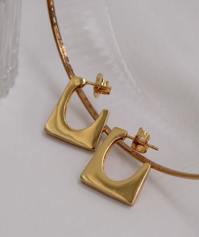 Helena Hoops