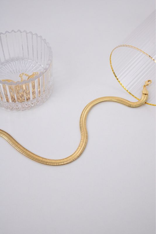 Luna Choker