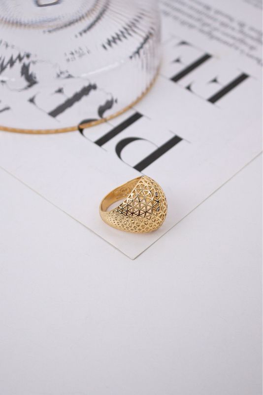 Angela Ring