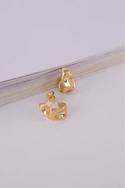 Maia Hoops