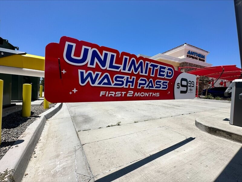 Gate Arm Signs - Die-Cut