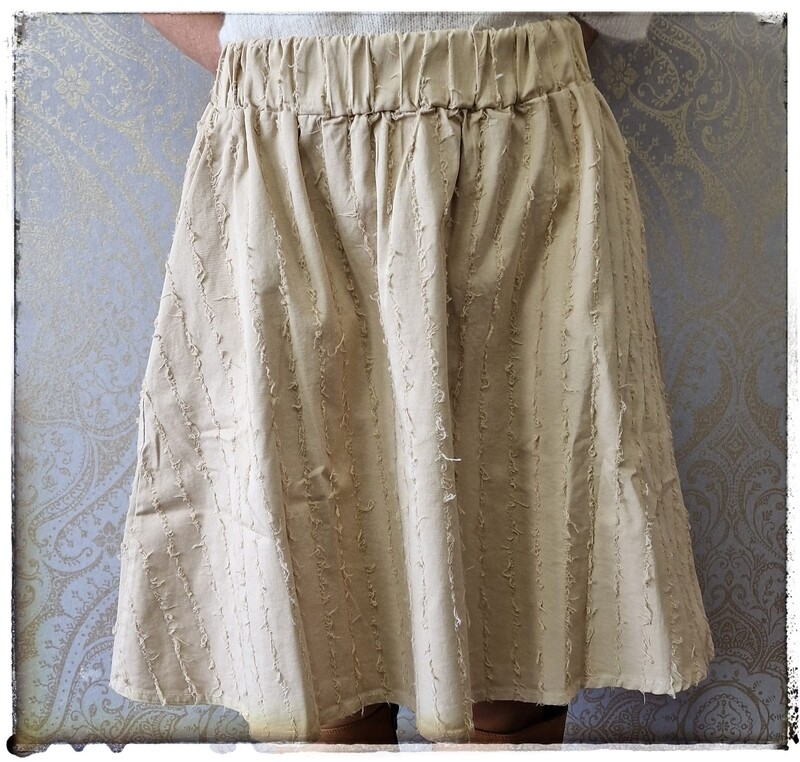 BCJUANITA Skirt 
Latte
S/M