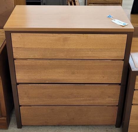 Vista Dresser