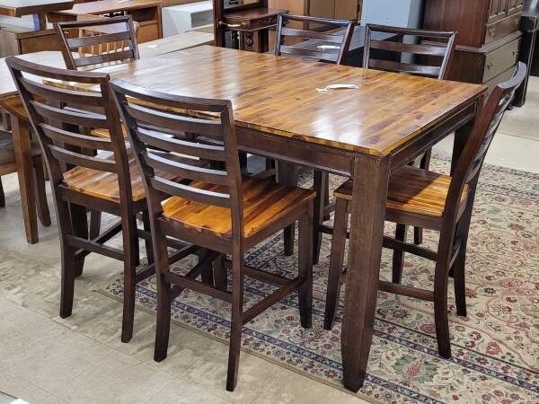 High Top Dining Table w/Hidden Leaf & 6 Chairs **DELIVERY AVAILABLE
