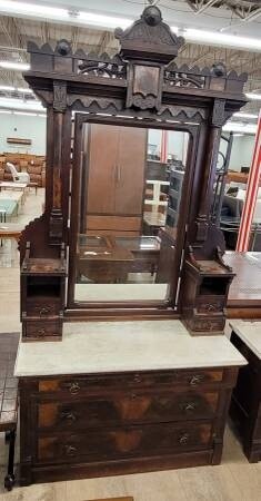 Vintage Victorain Dresser W/Mirror **DELIVERY AVAILABLE