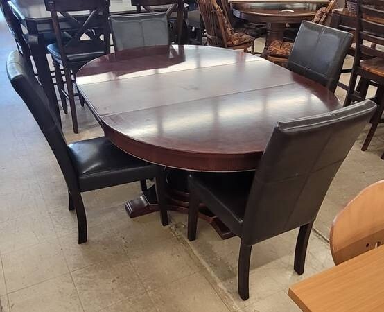 Mystic Round Dining Table W/4 Chairs **DELIVERY AVAILABLE