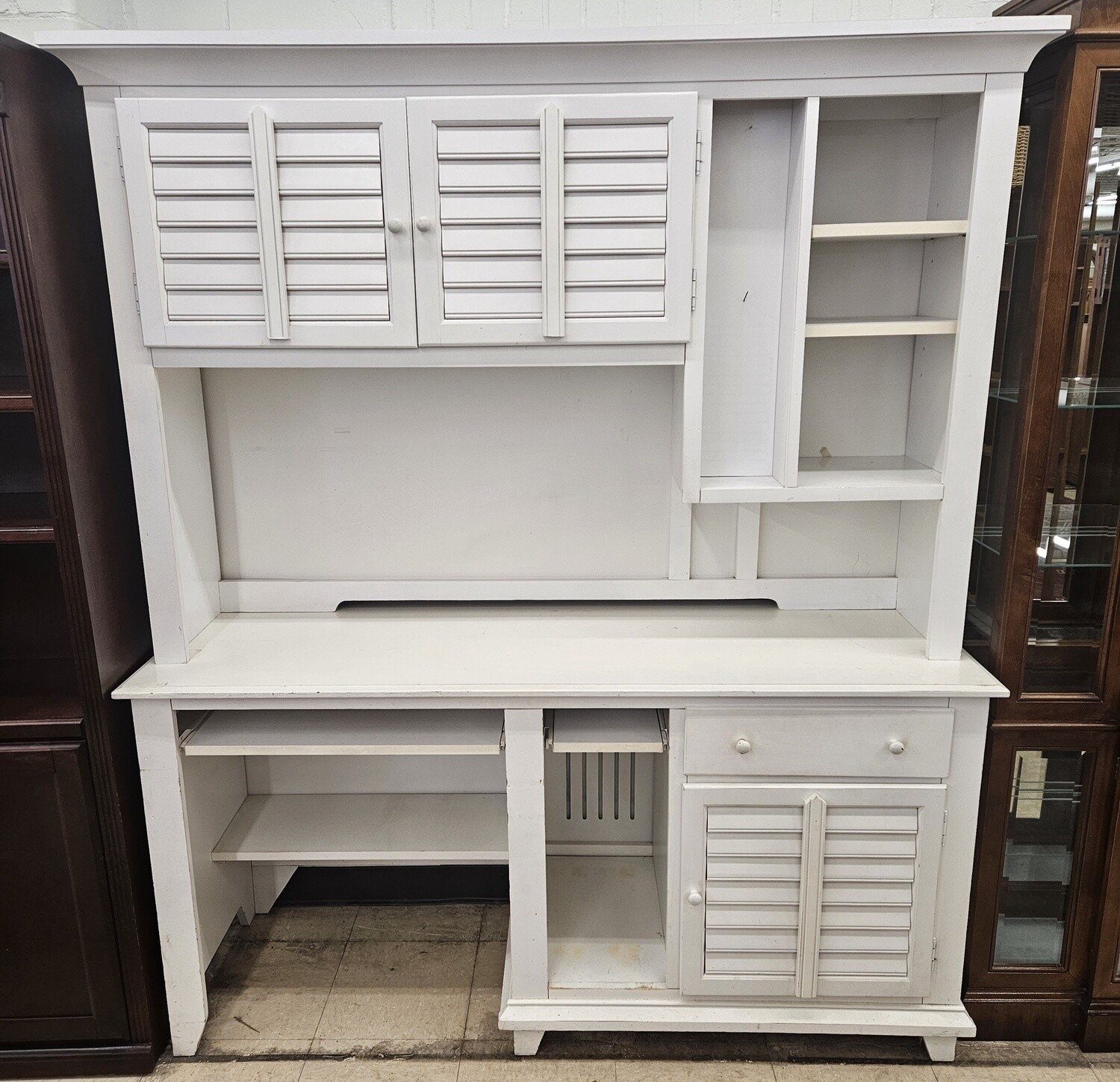 White Home Office Desk With Hutch