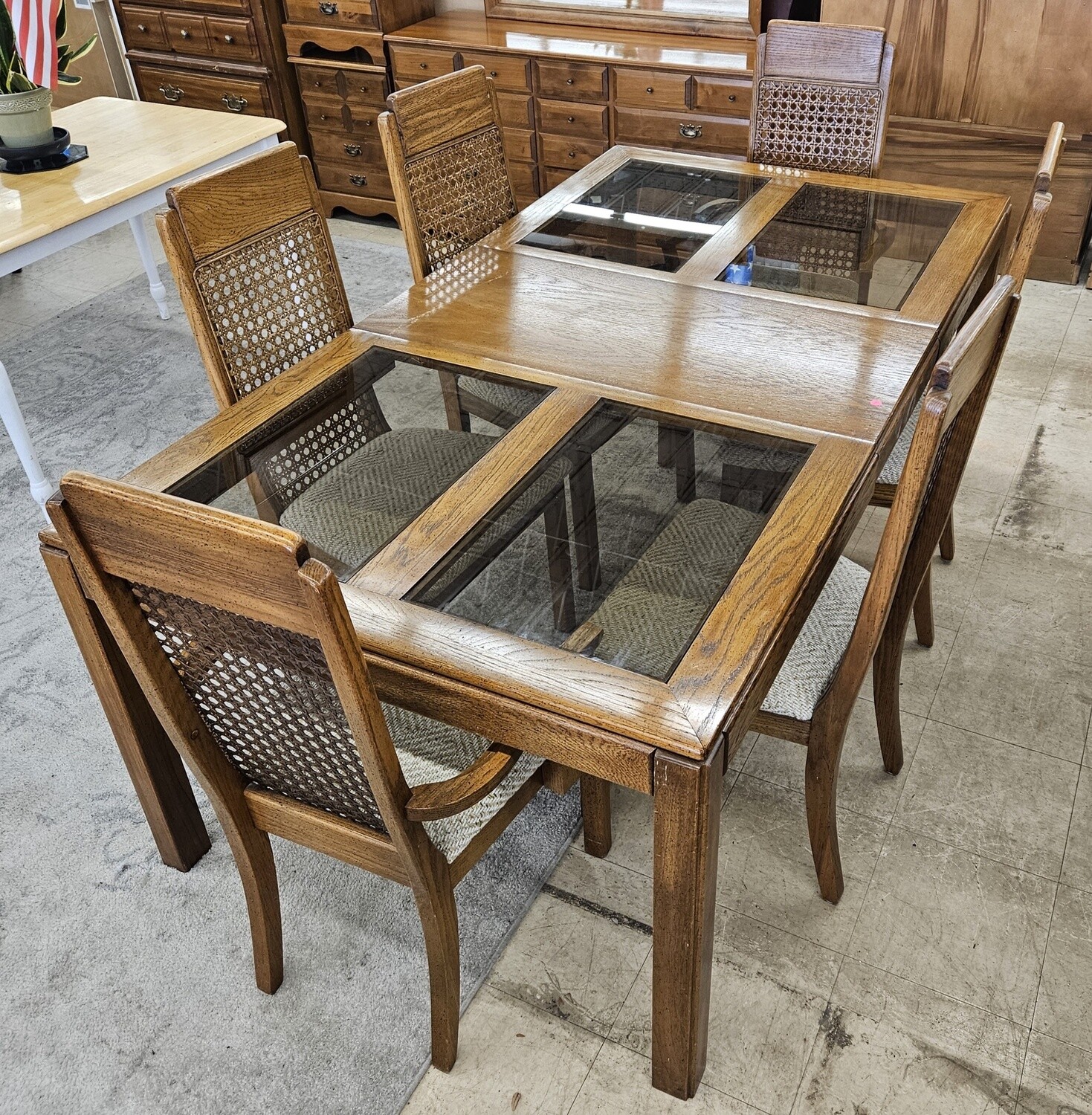 Red Oak Dining Table & 6 Chairs
