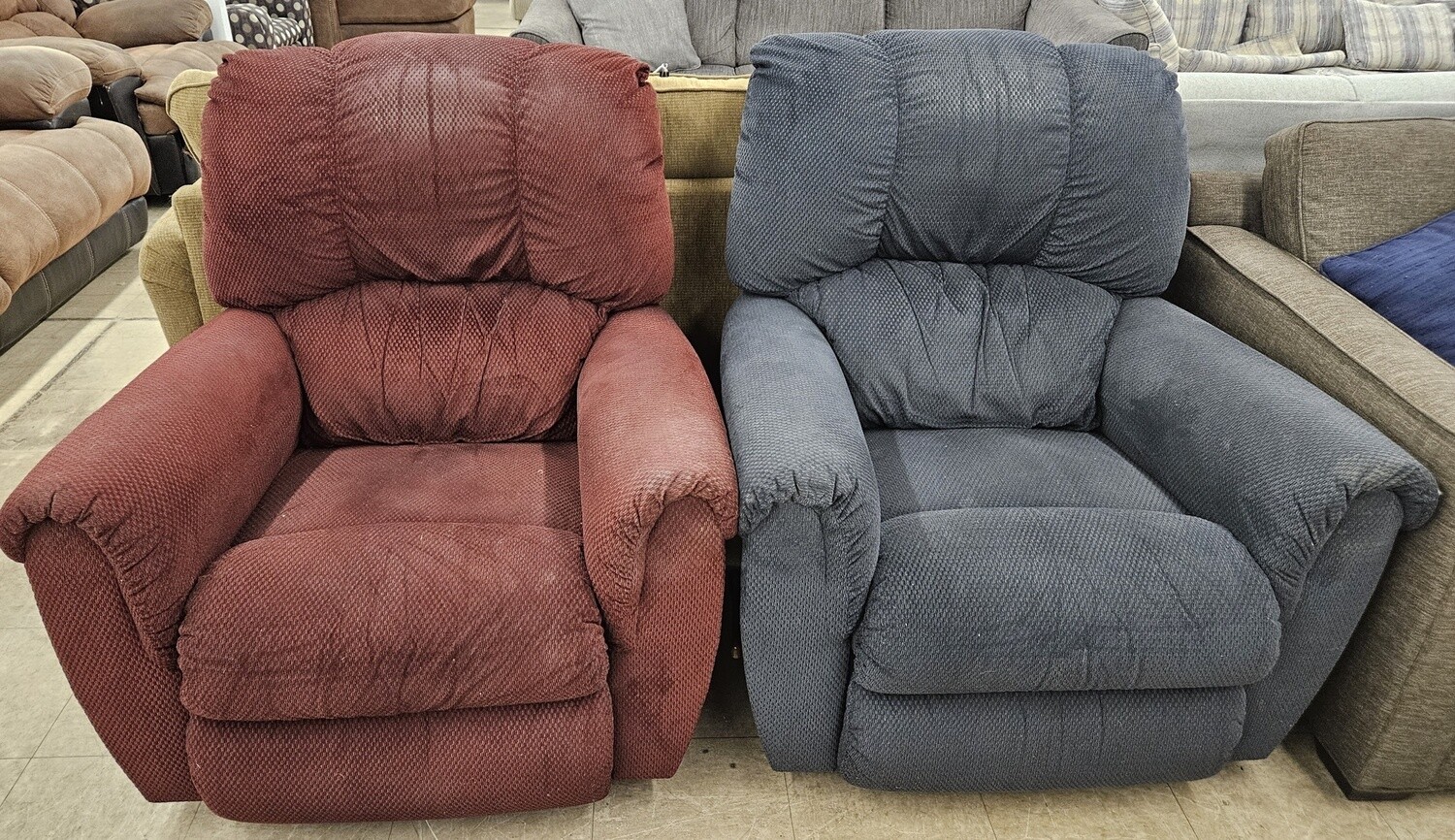 His & Hers La-Z-Boy Recliner Chairs