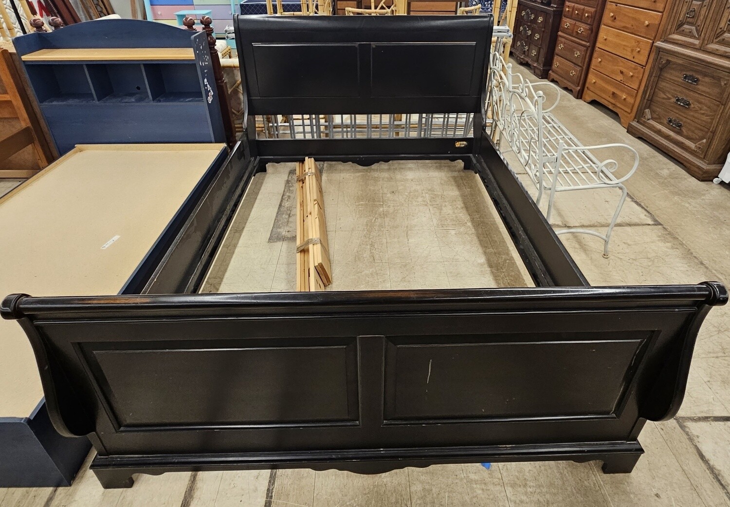 Queen Slay Bedframe