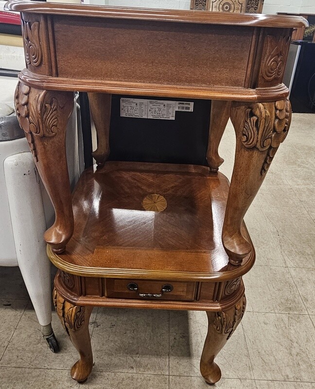 Stunning End Table Set